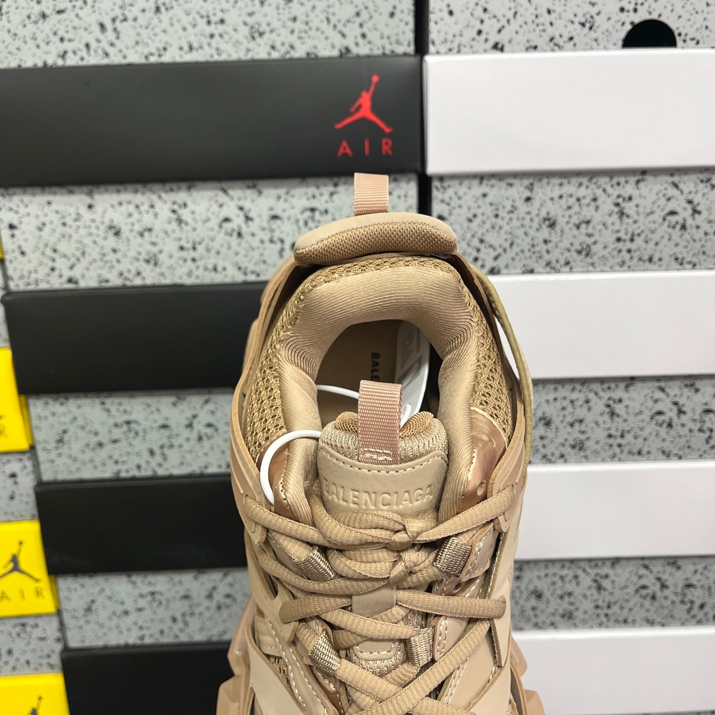BLG Track Full Beige