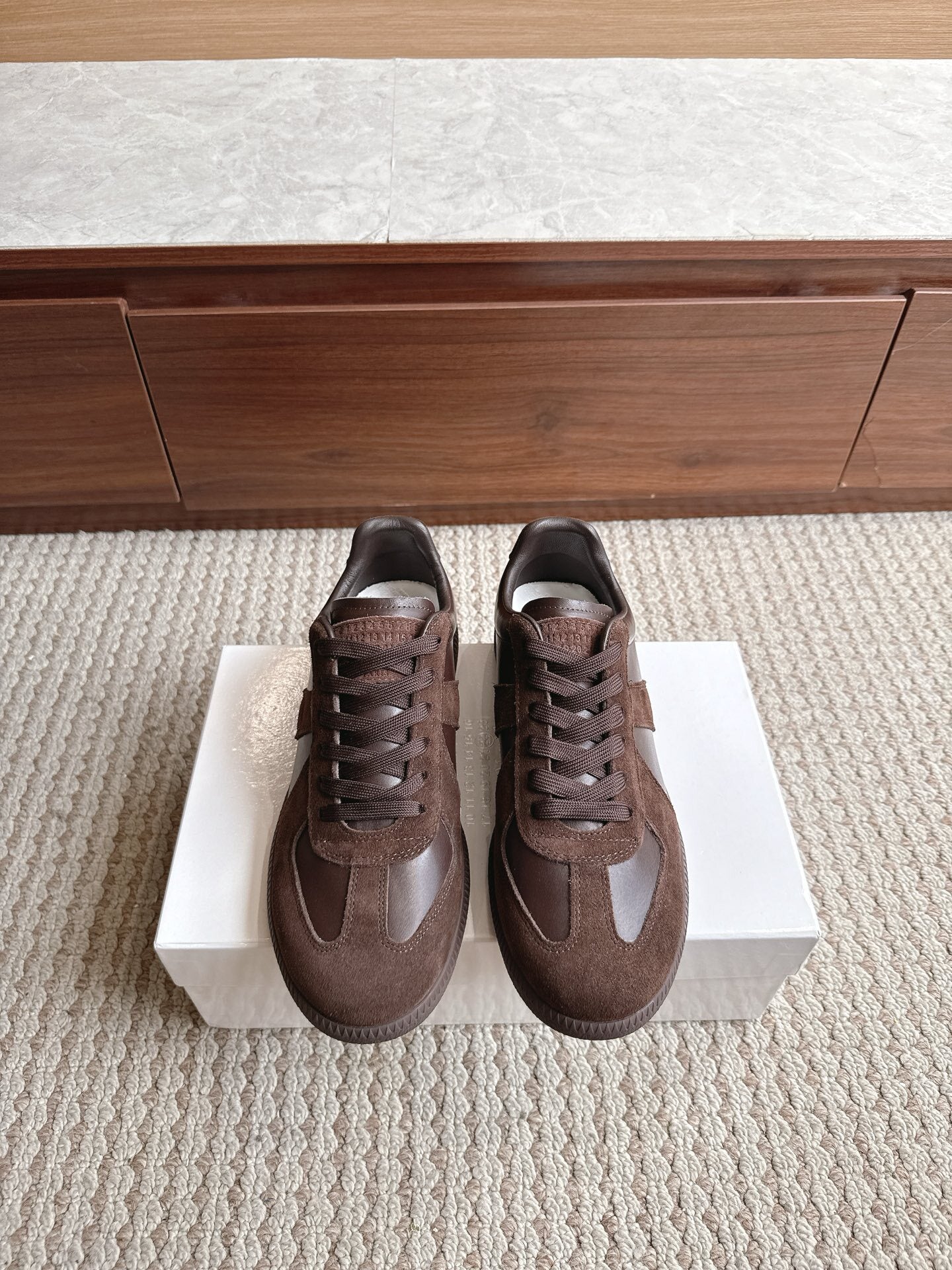 Maison Brown Lether