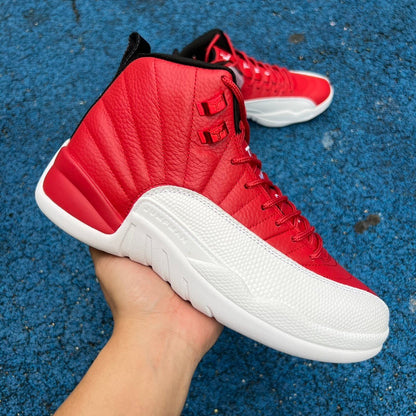 12 RED WHITE