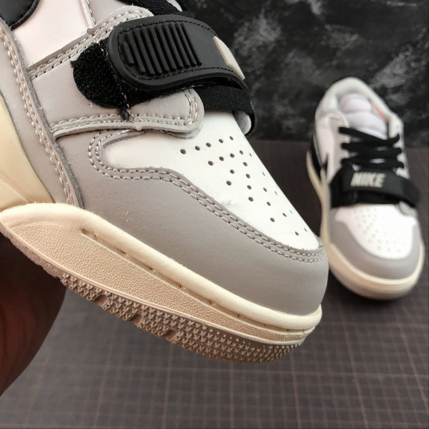 Legacy 312 White/Wolf Grey/Black