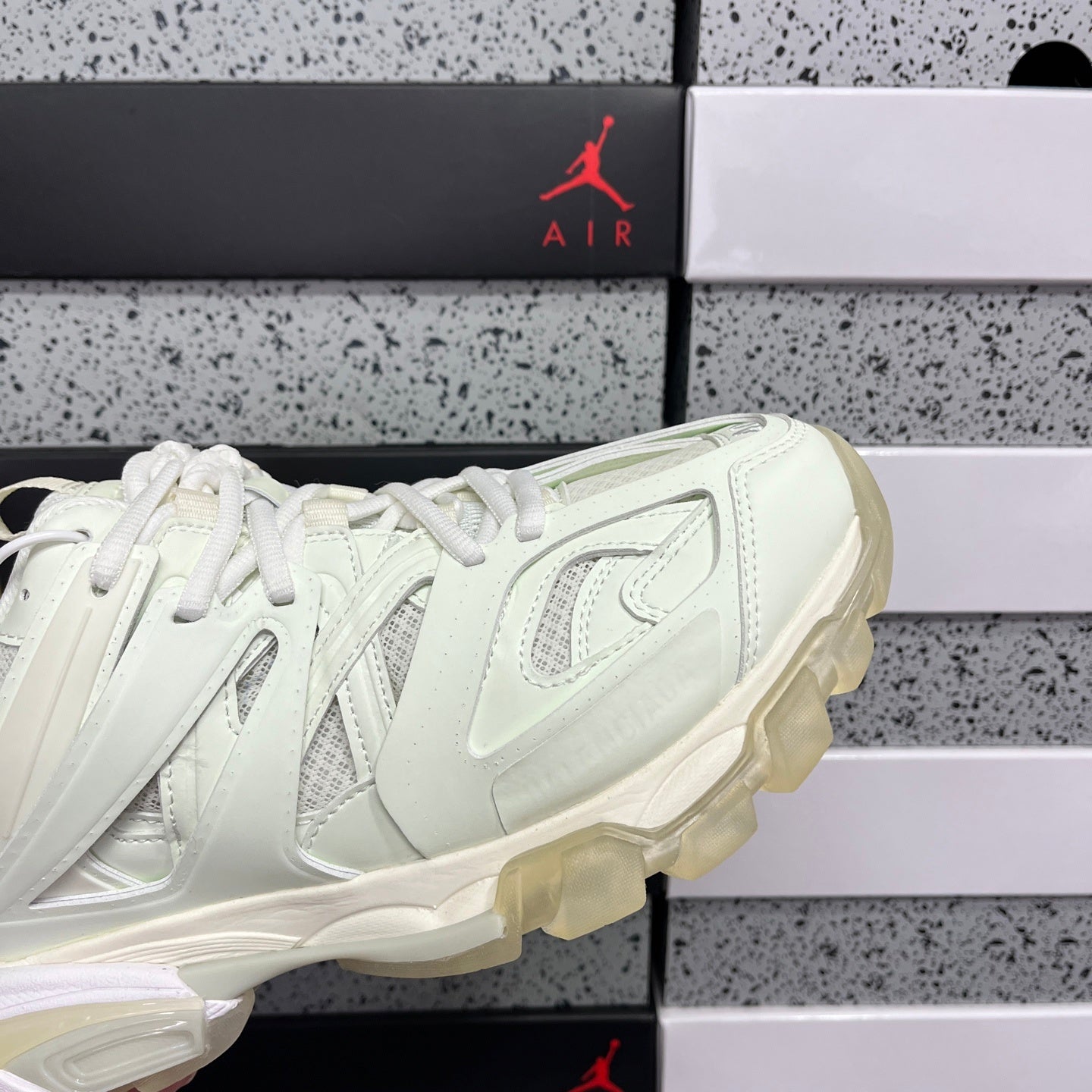 BLG Track Glow-In-The-Dark