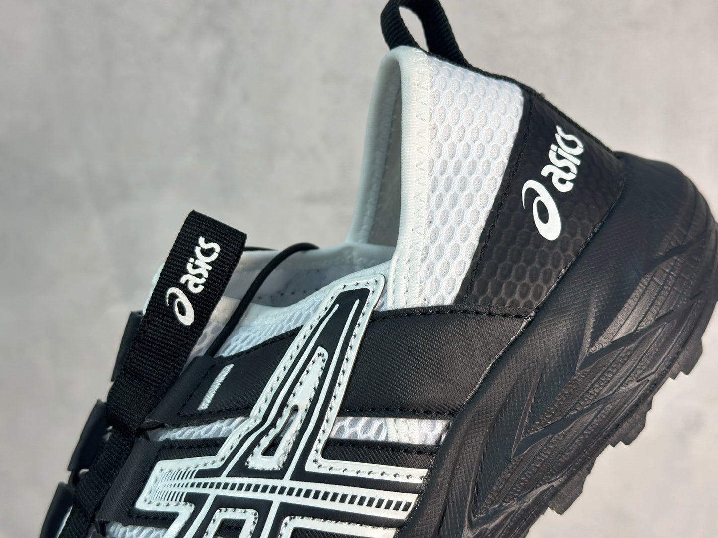 GEL-SONOMA TR Black/White