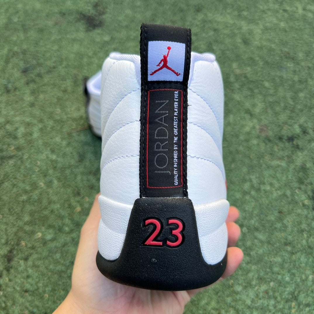 12 Retro Red
