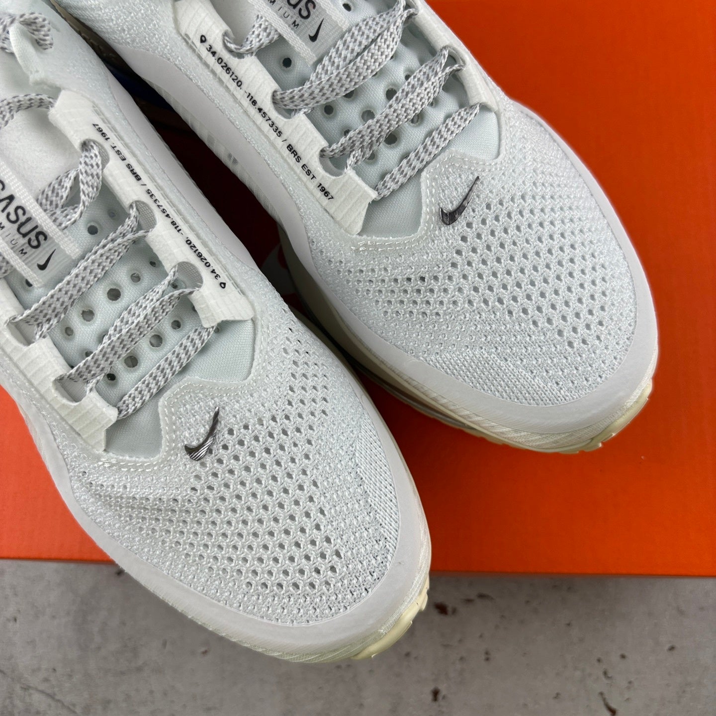 Pegasus Premium White