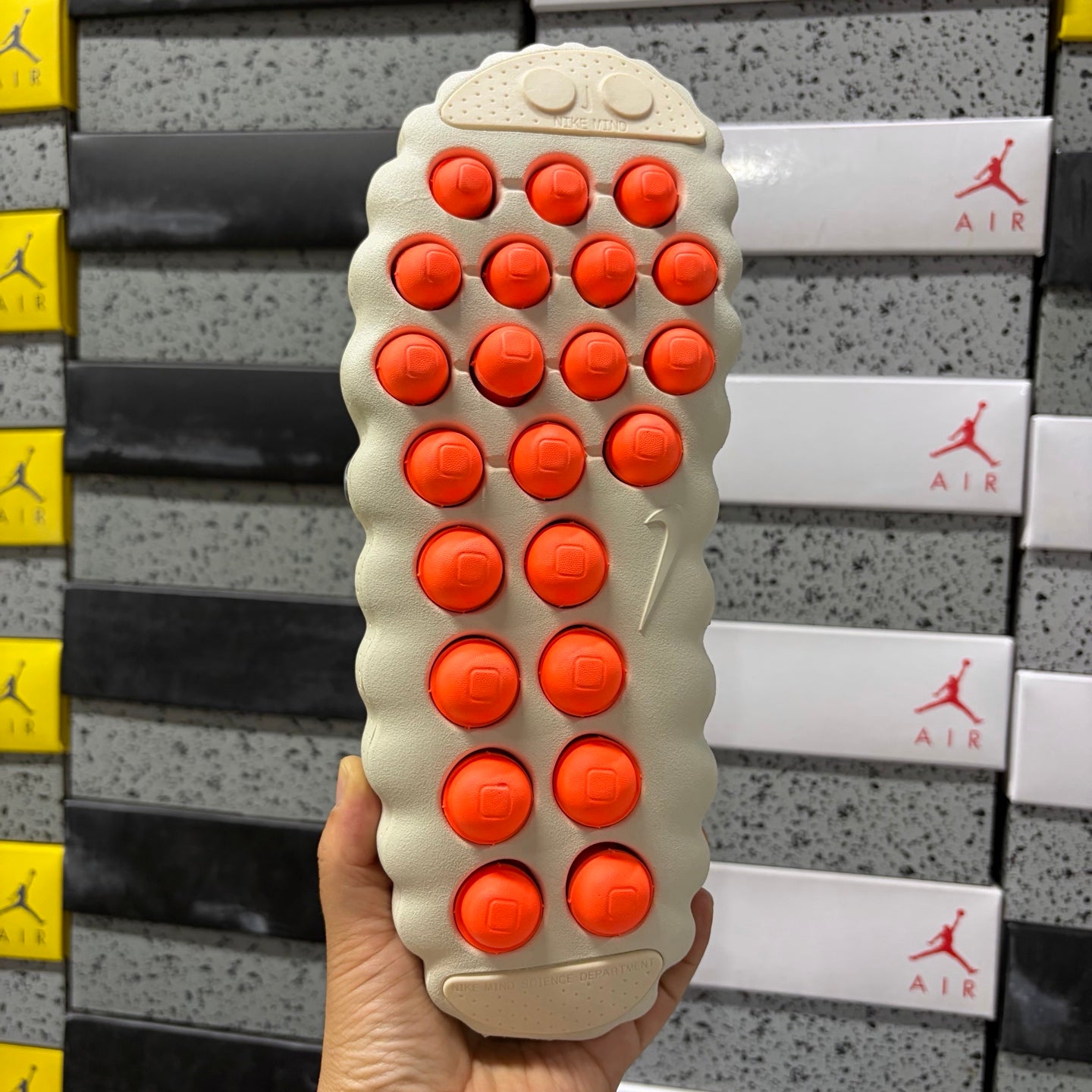 Mind 001 White Orange