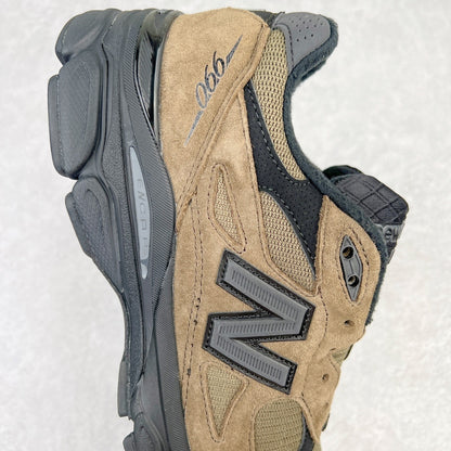 990 Brown Black