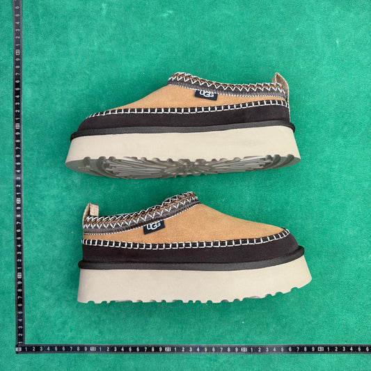 UGG Venture Daze