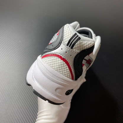 530 White and Red