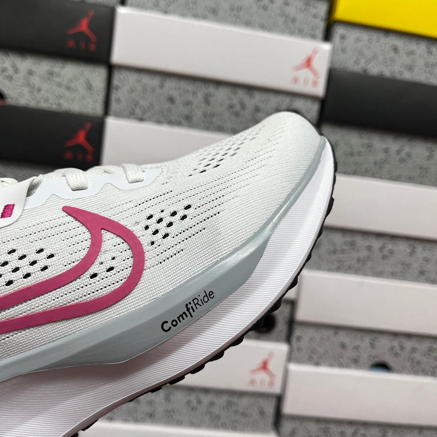 Quest 6 White