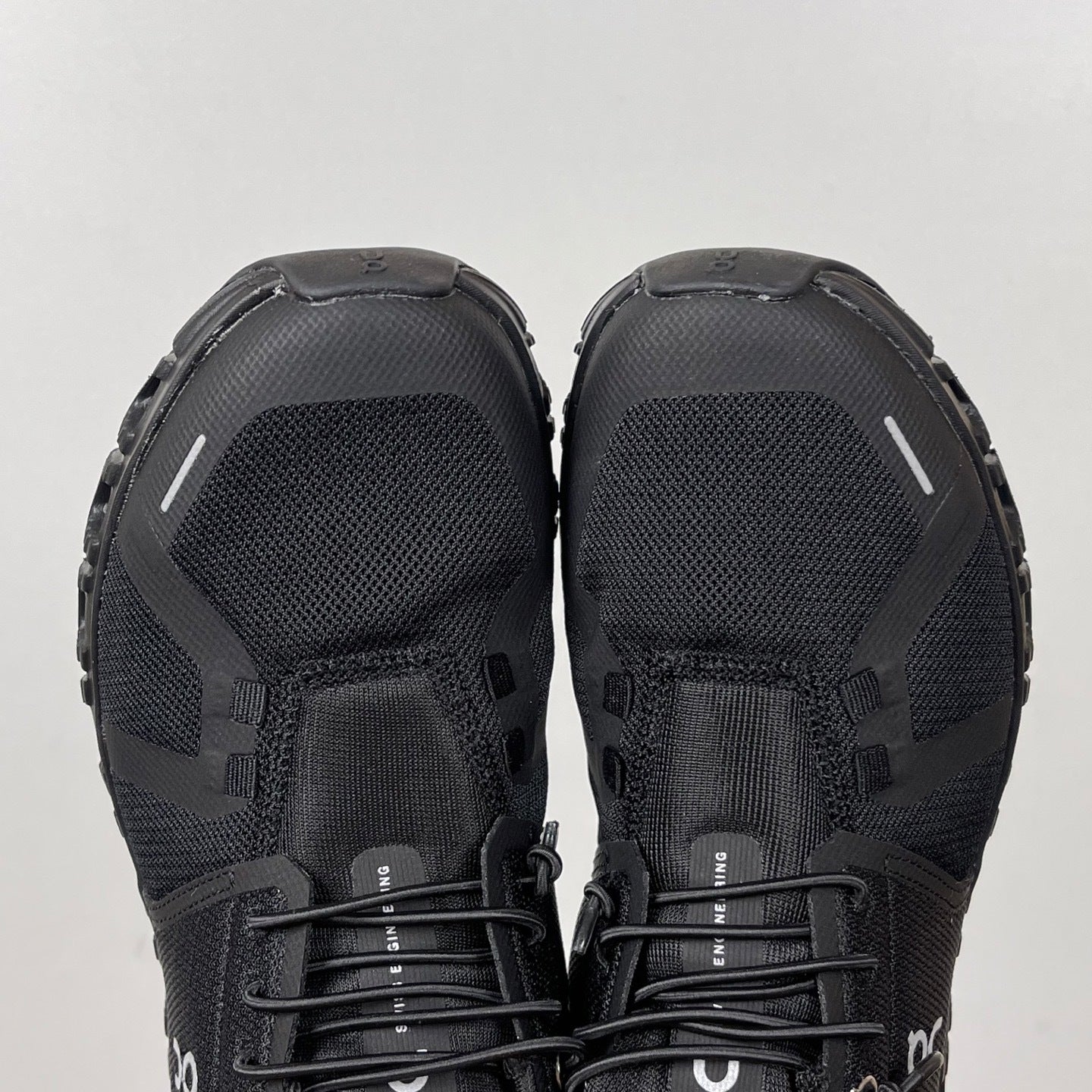 On Cloud 6 Black