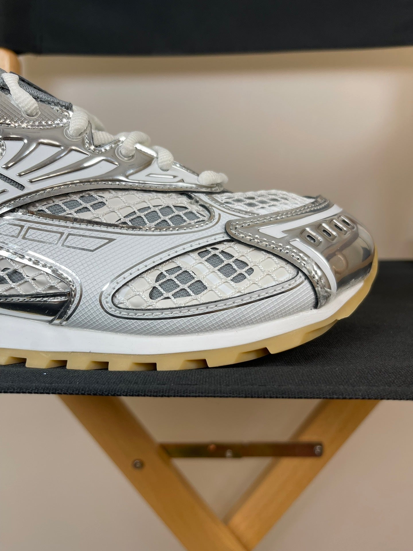 BV Orbit Silver and White