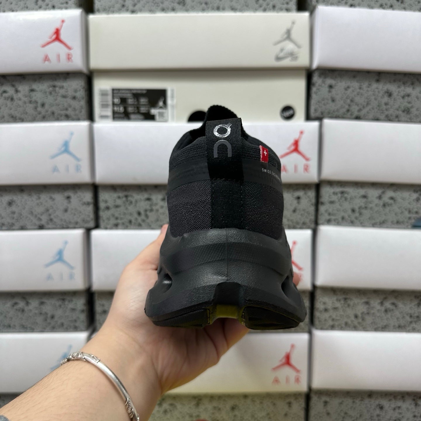 On Running Cloudtilt Remix Triple Black