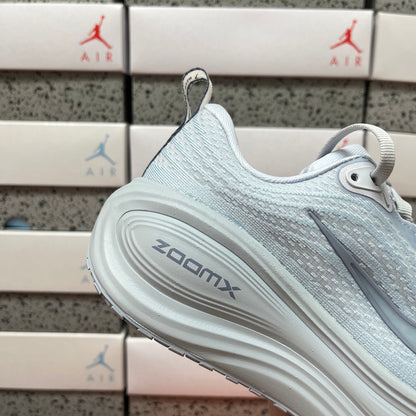 Vomero Plus Football Grey