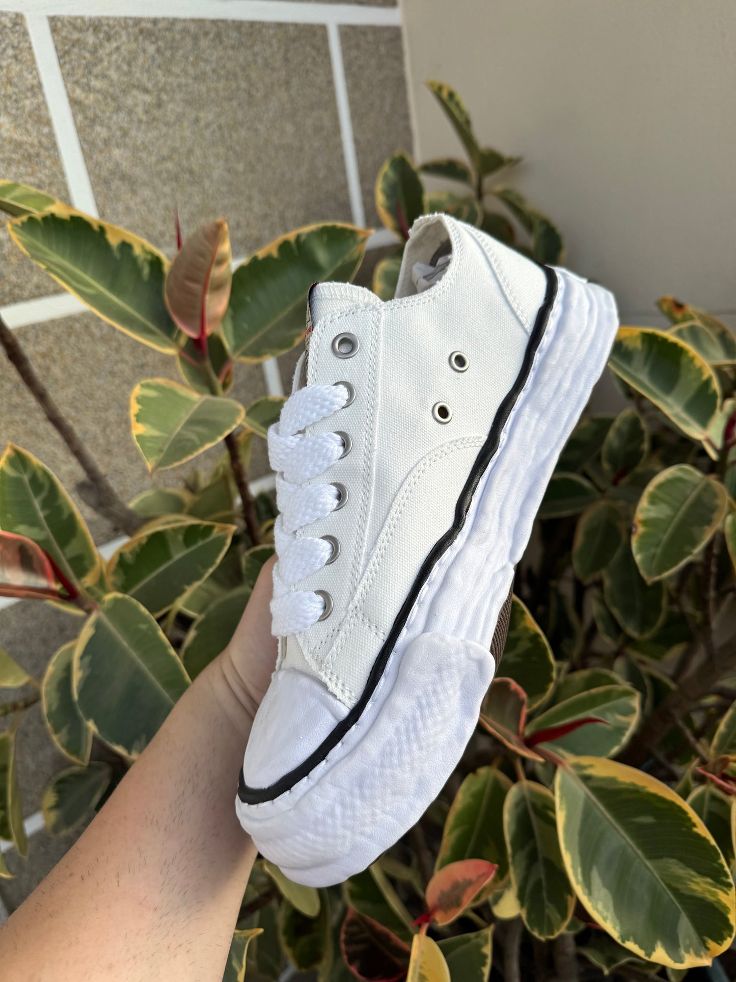 MM White