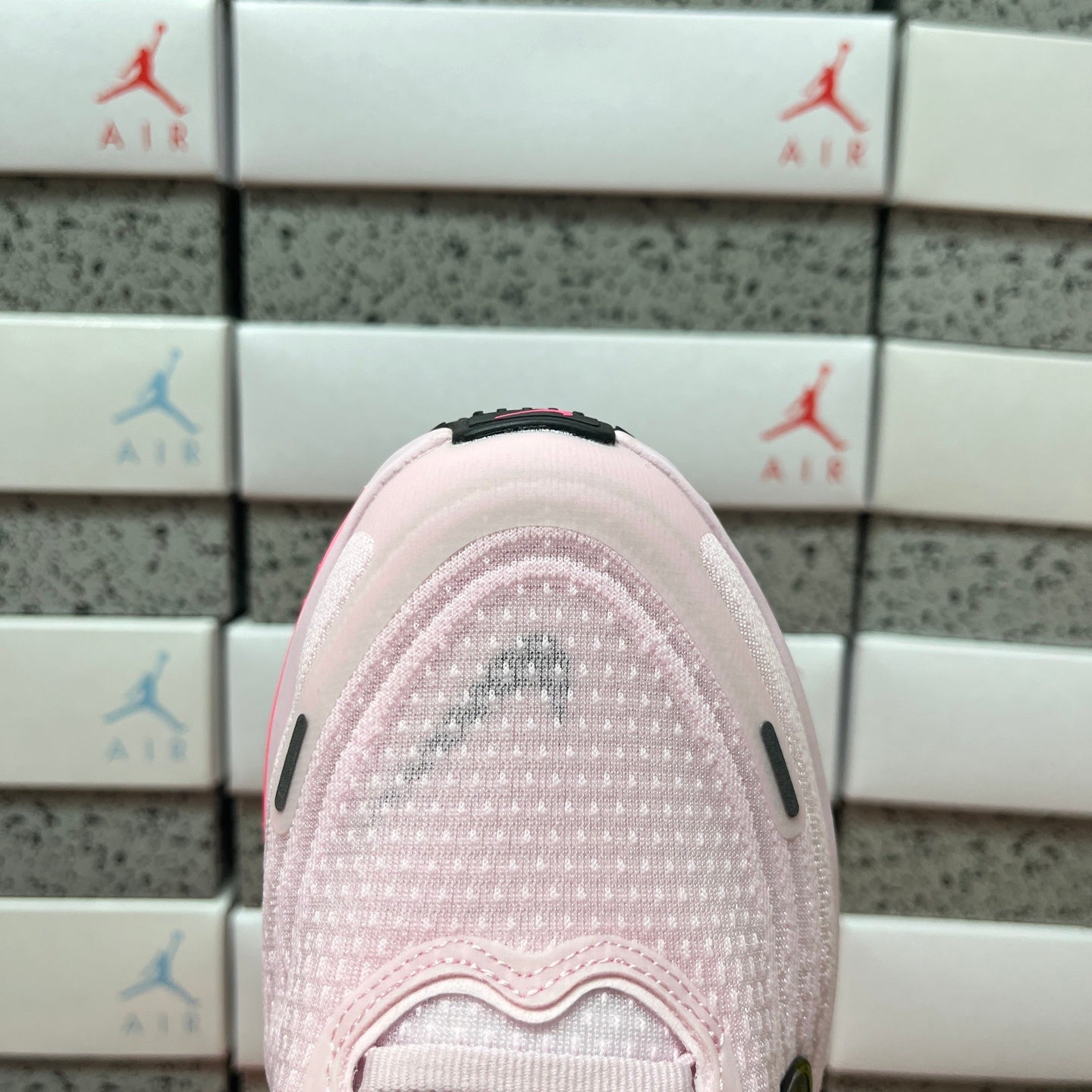 Vomero Plus Hyper Rose