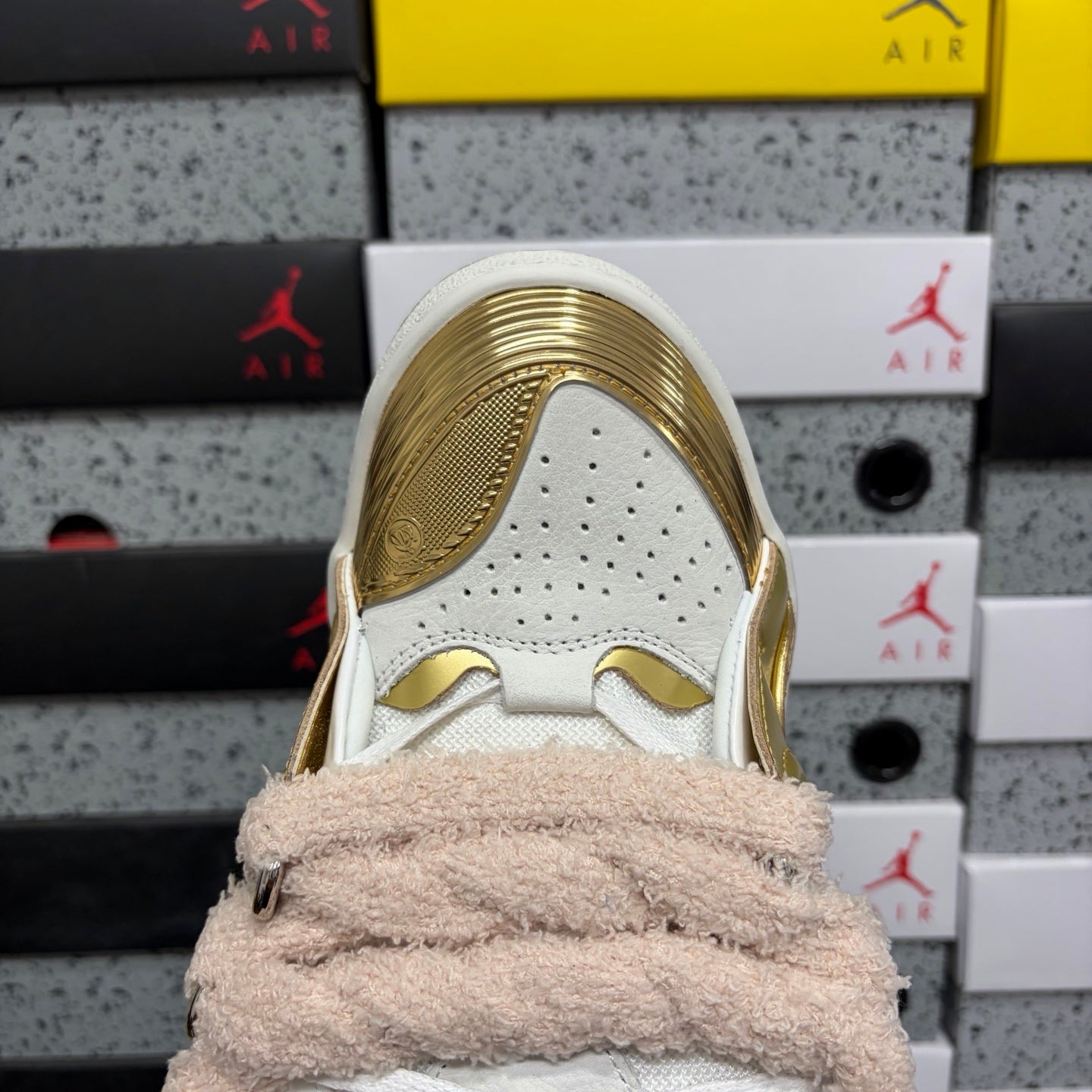 Curb Gold