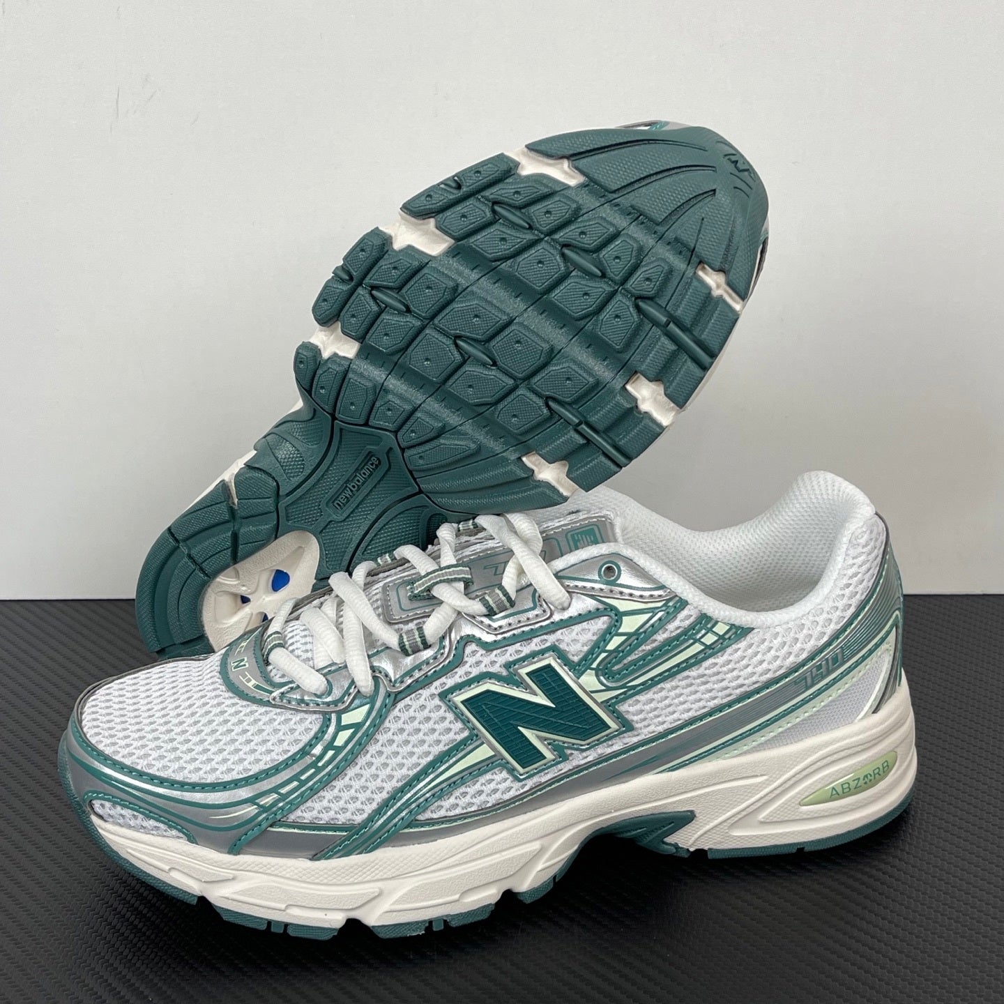 740 Seafoam