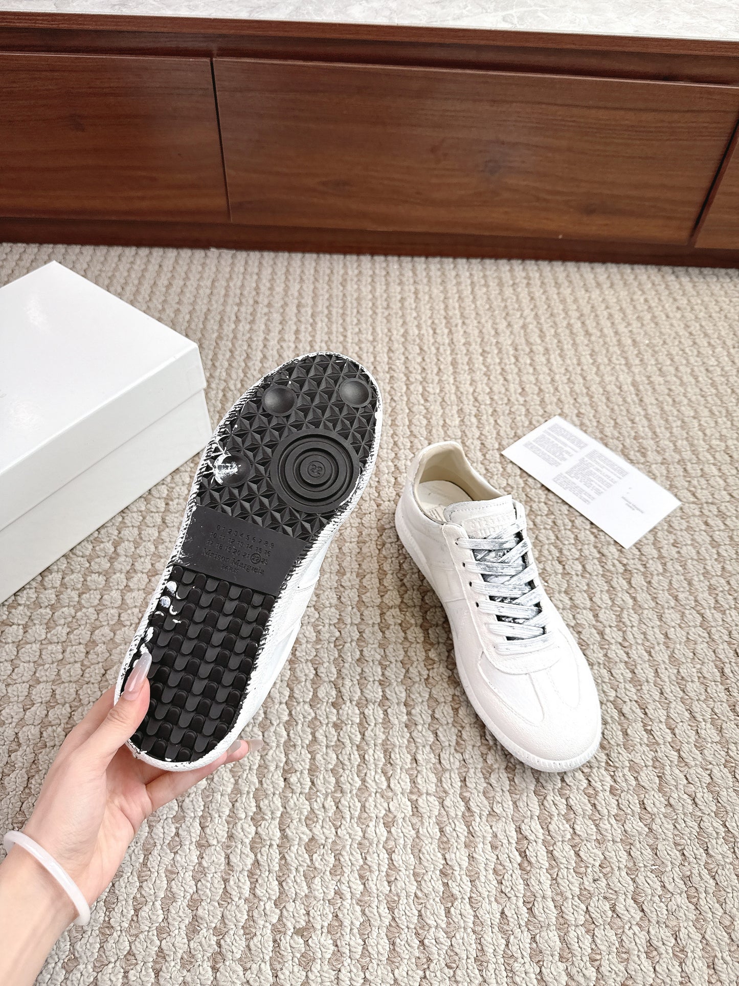 Maison Full White Paint Laces