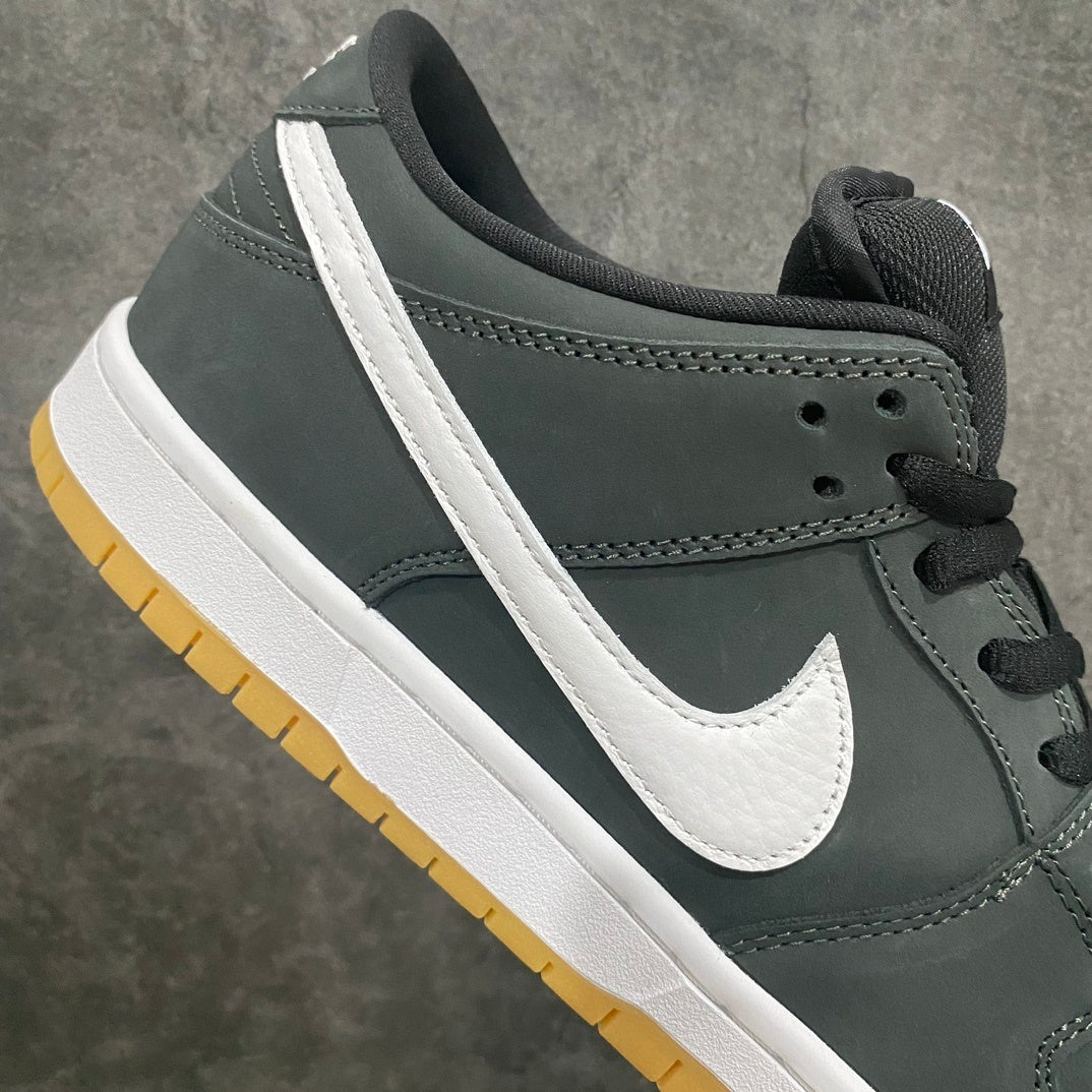 Dunk SB Black gum