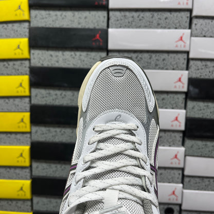 Gel-Kinetic Fluent White and Purple