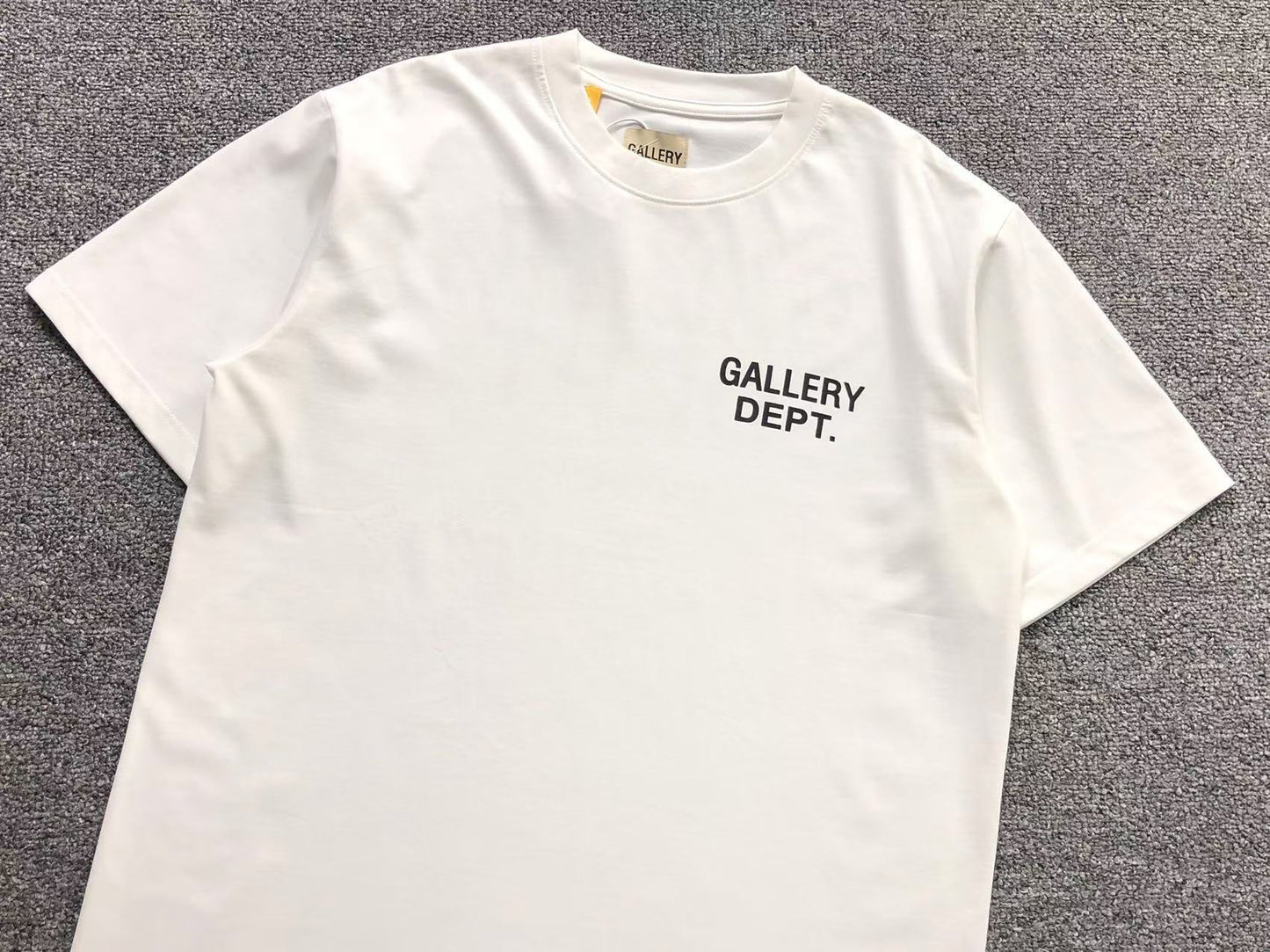 T-shirt GALLERY DEPT