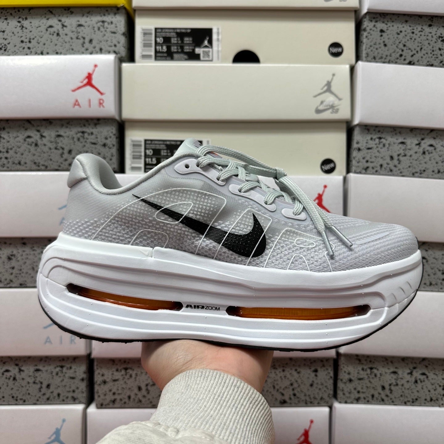 Vomero Premium Grey