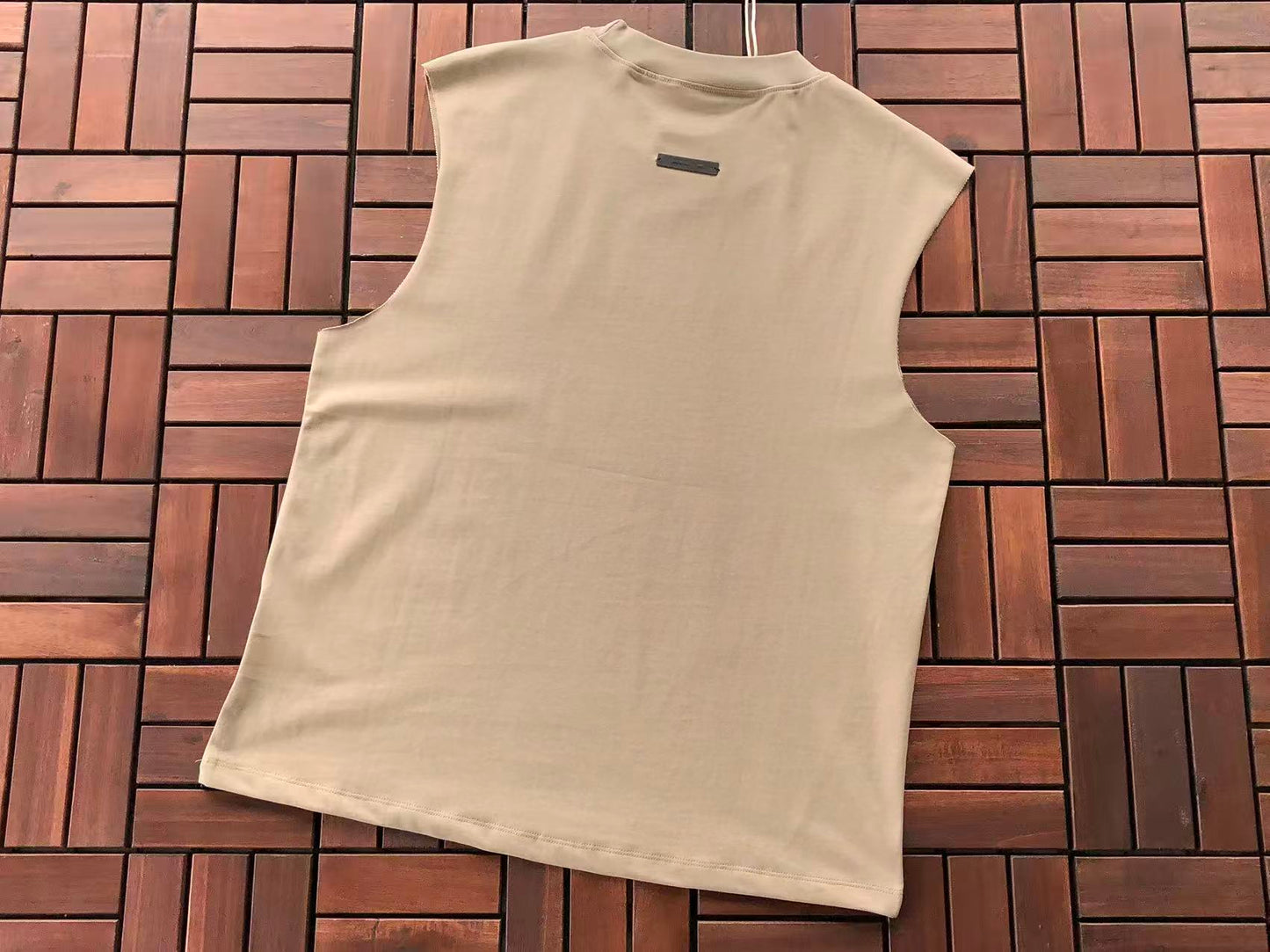 T-Shirts sem Mangas ESSENT