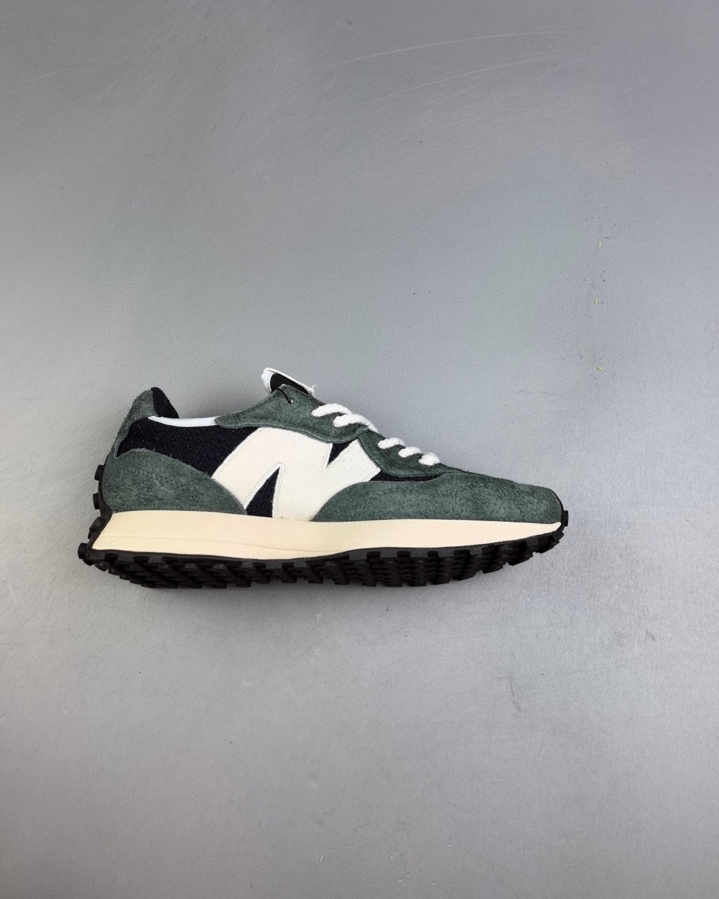 327 Green Dark and Black
