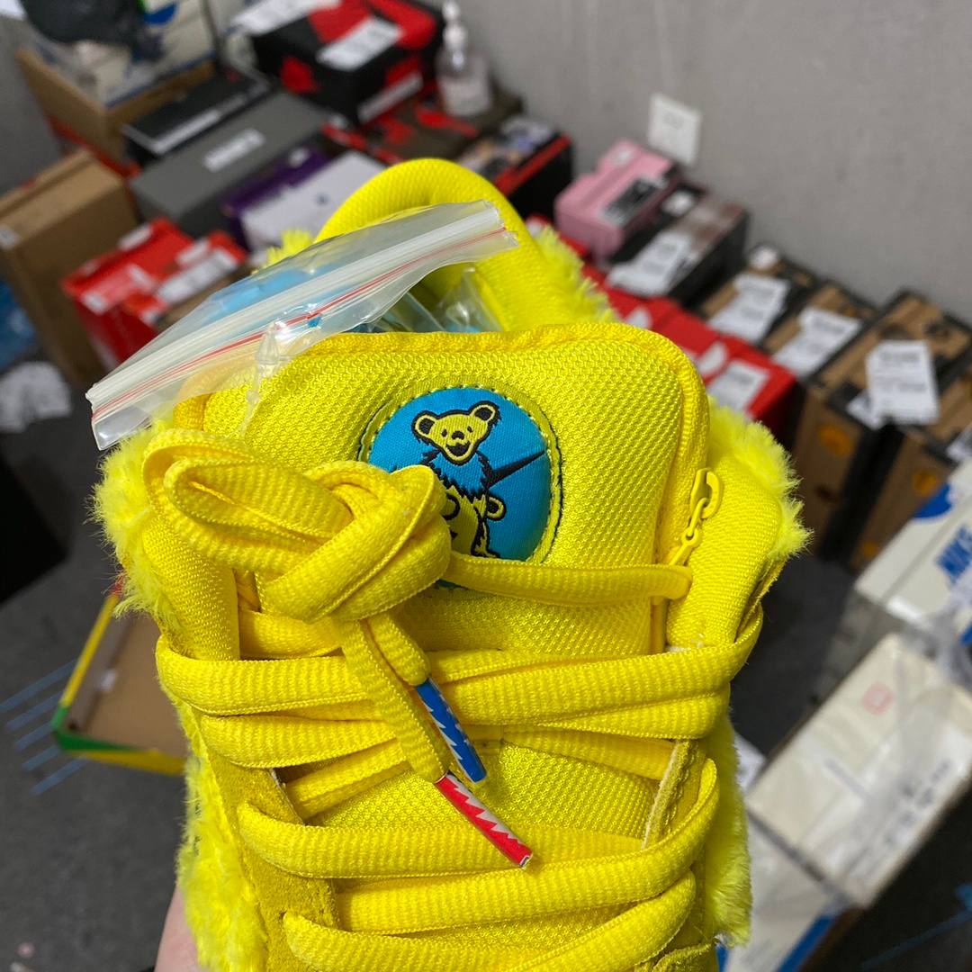Dunk SB Grateful Dead Yellow Bear