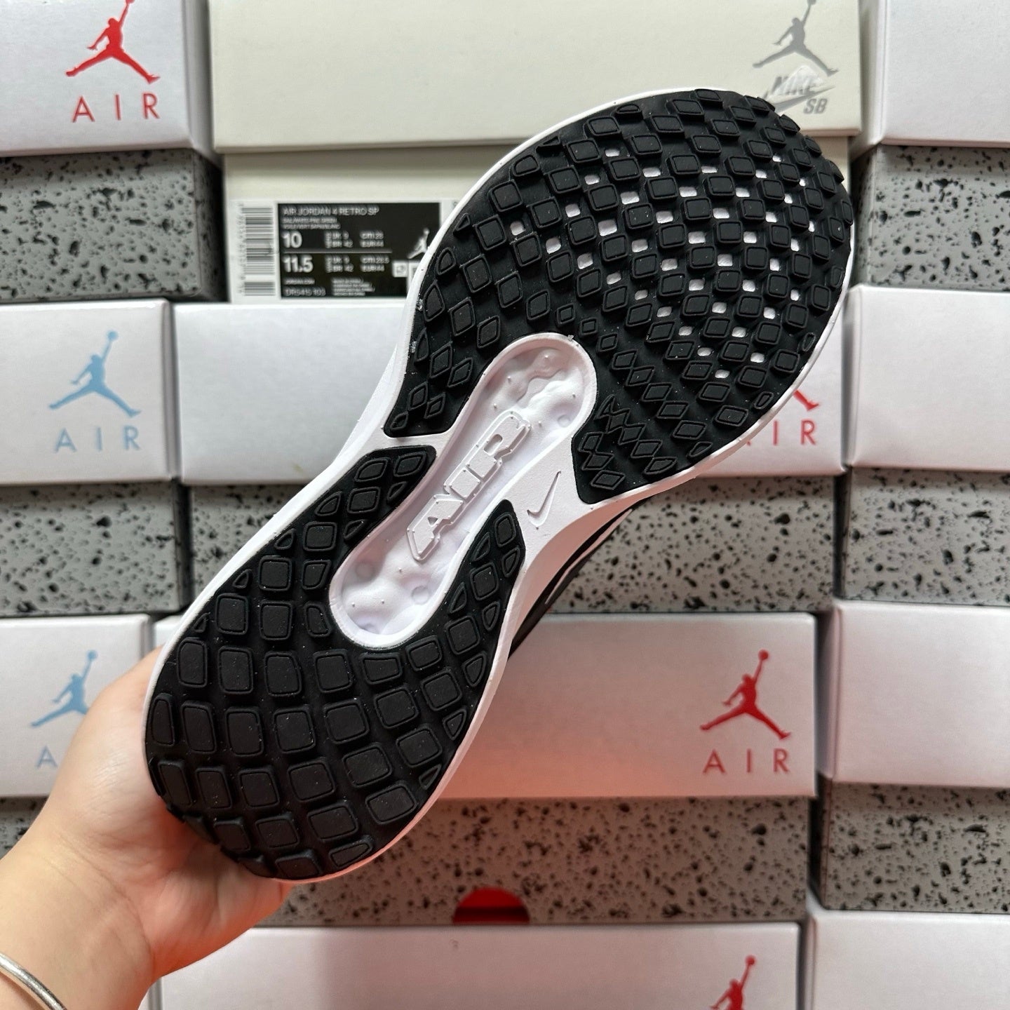 Winflo 11 Black/White
