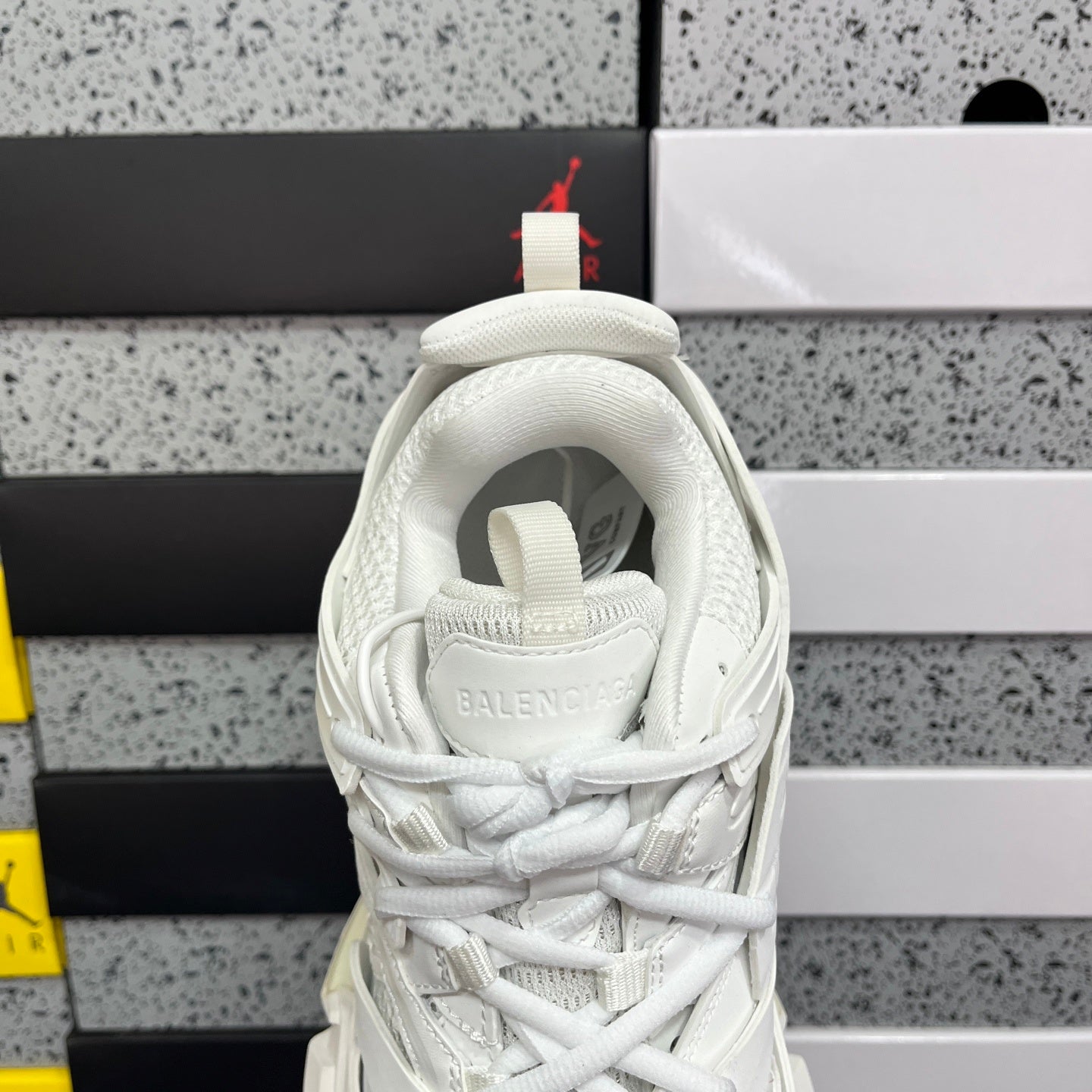 BLG Track Full White