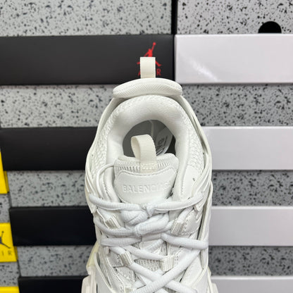 BLG Track Full White