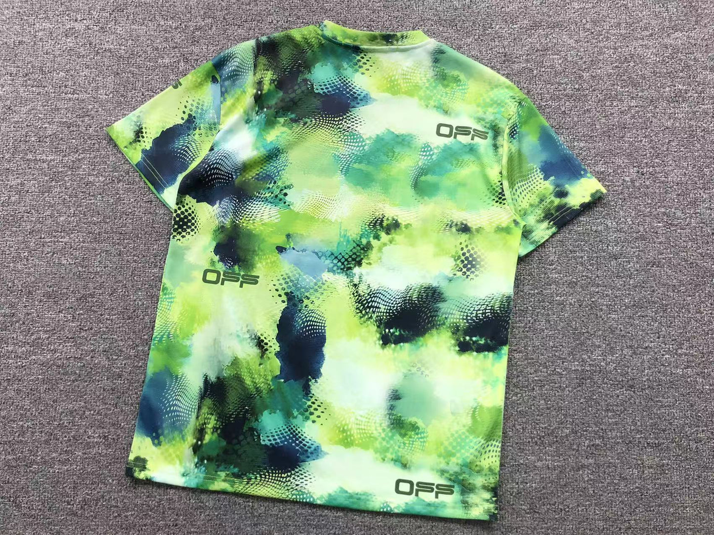 T-shirt Off
