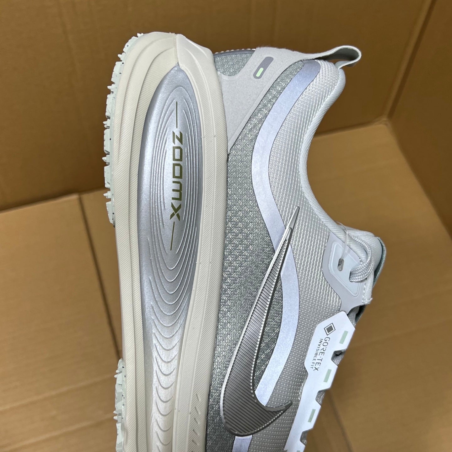 Vomero 18 Gore-Tex Grey