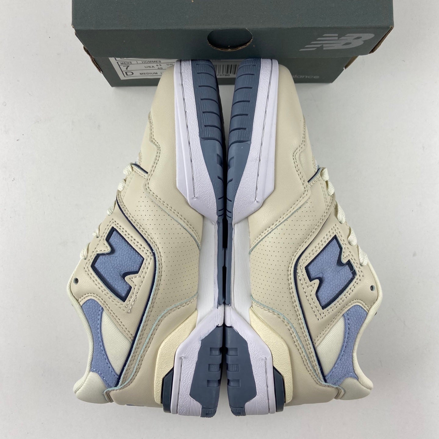 550 White Vintage Indigo