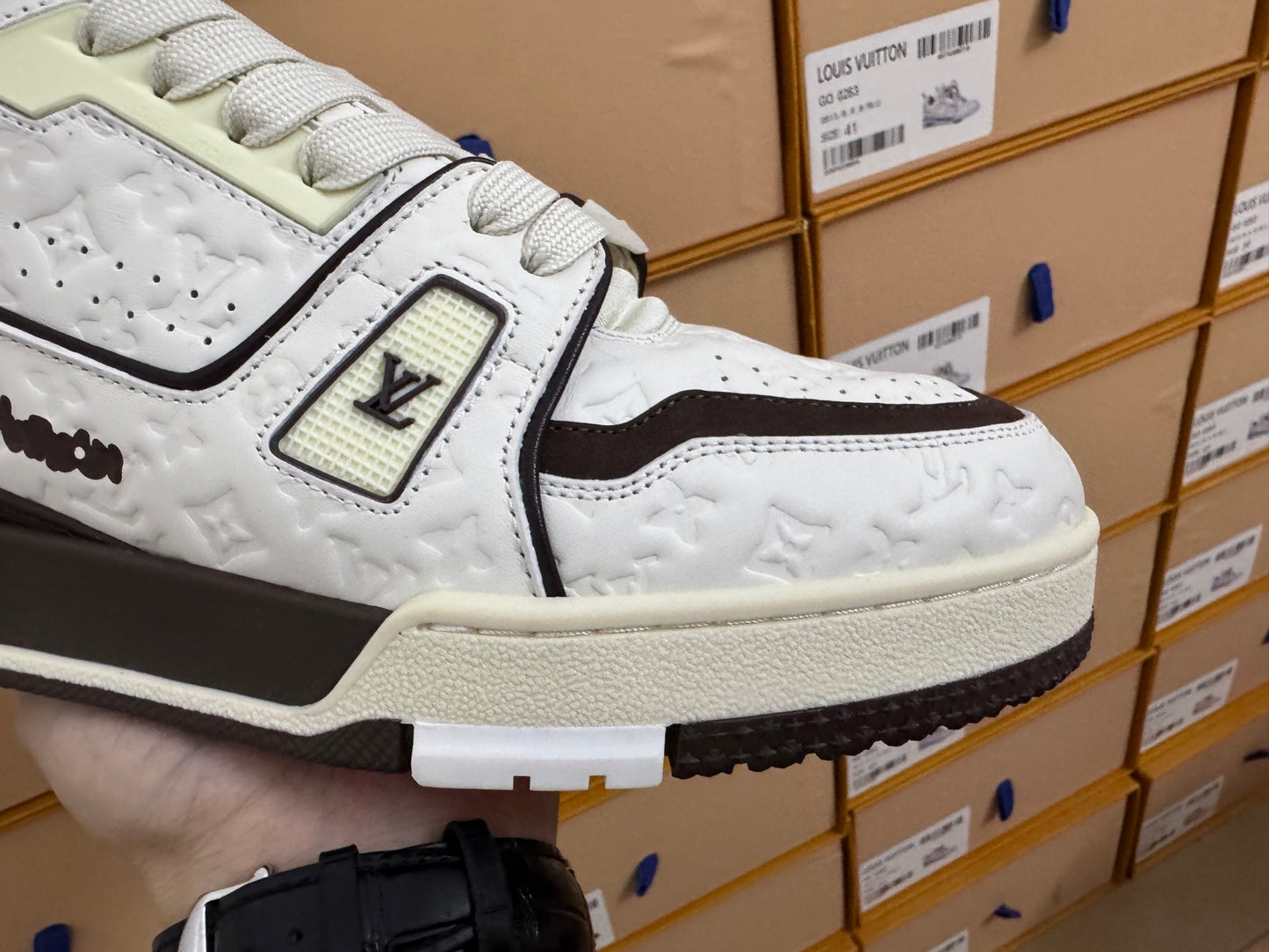 Trainer White and Black