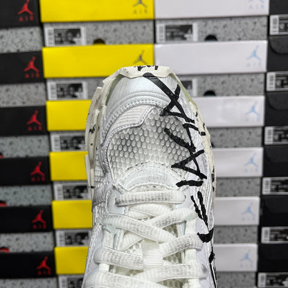 BLG Runner 7.0 Graffiti - White Black