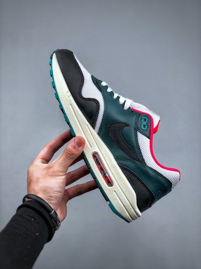 Air Max 1 LeBron James Liverpool F.C