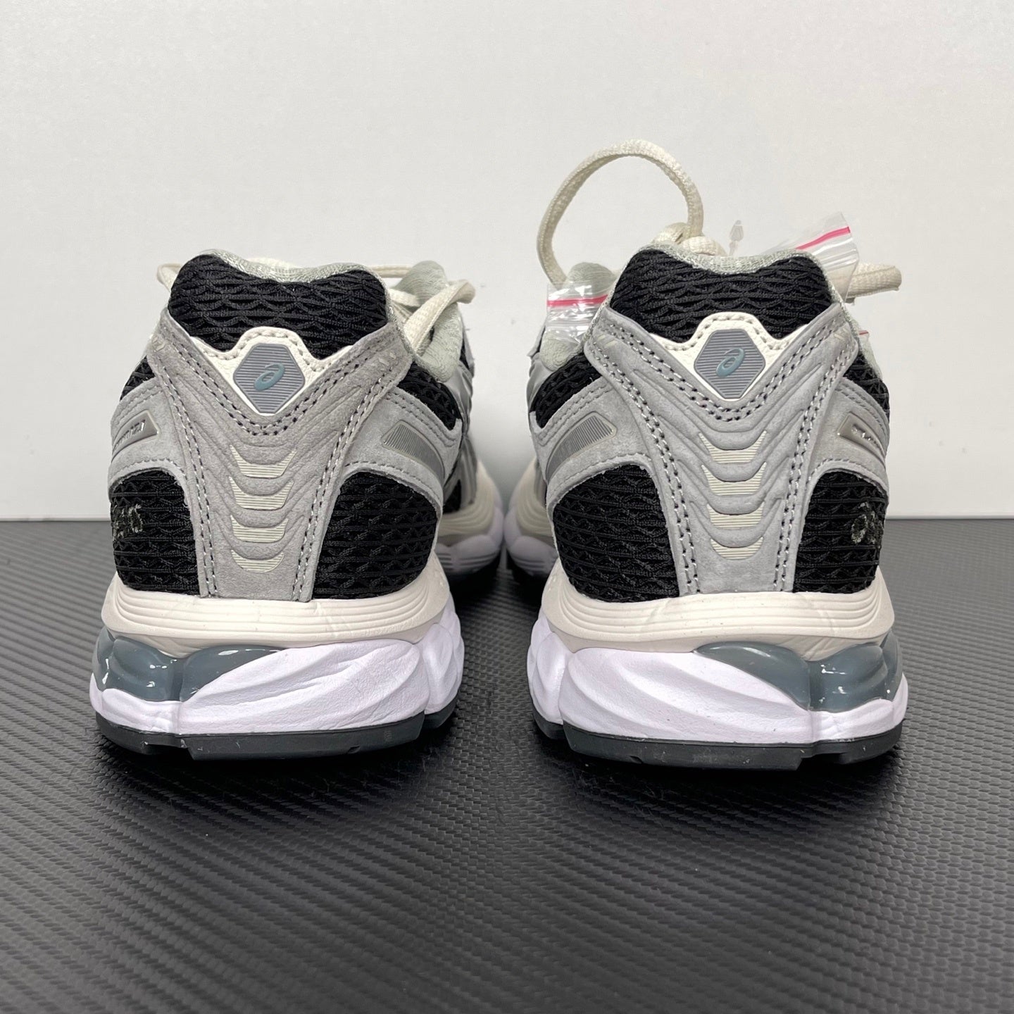 Kayano 14 Black / Silver / Cream