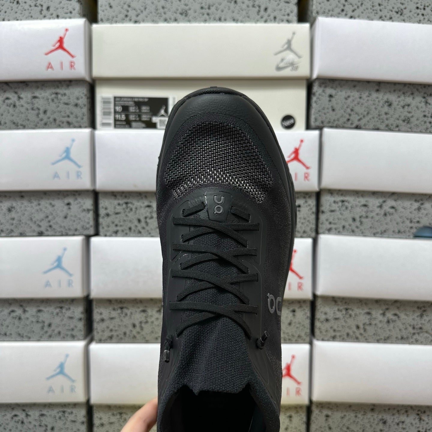 On Running Cloudtilt Remix Triple Black