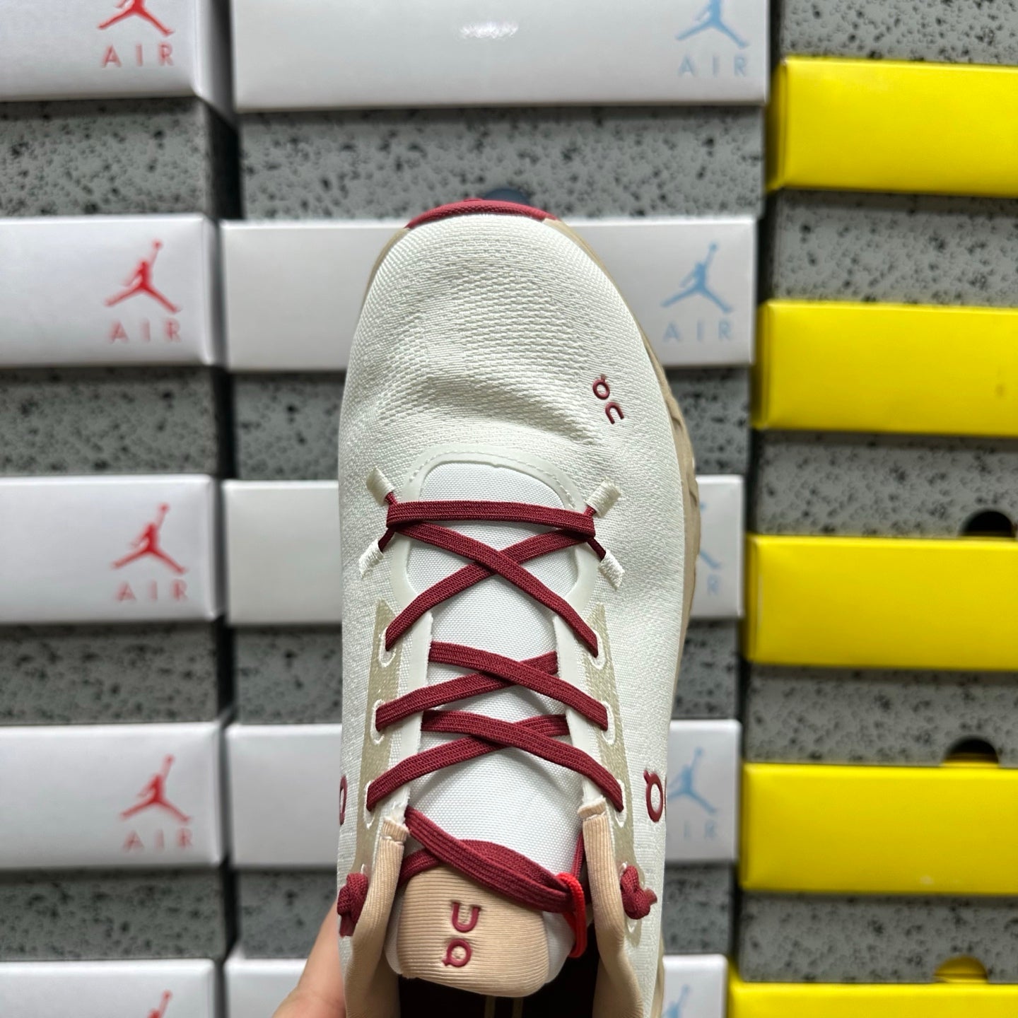 On Running Cloudtilt Remix White Red