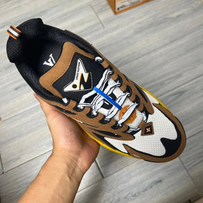LV Runner Tatic Marrom