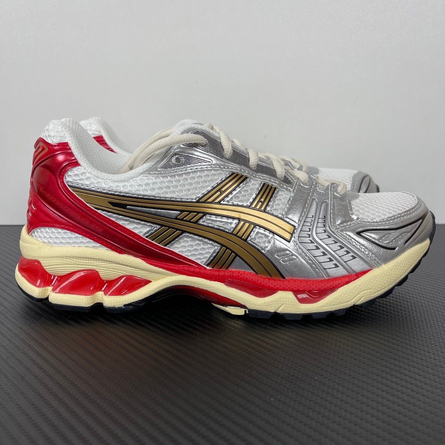 Kayano 14 White / Gold / Red