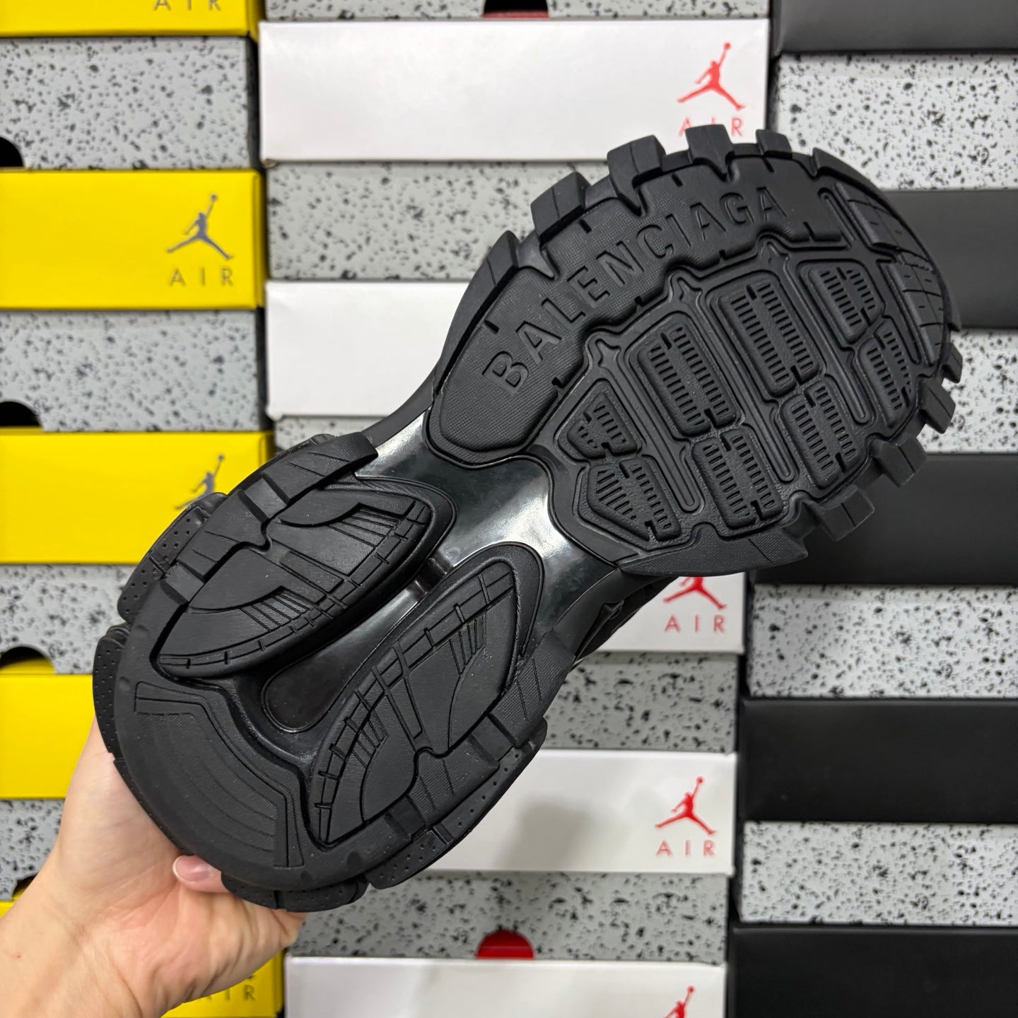 BLG Track Black White