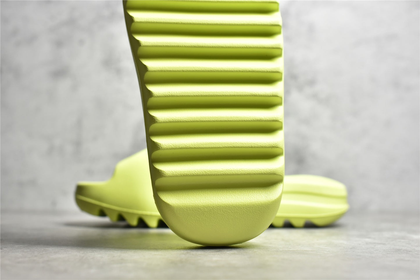 Slide Glow Green
