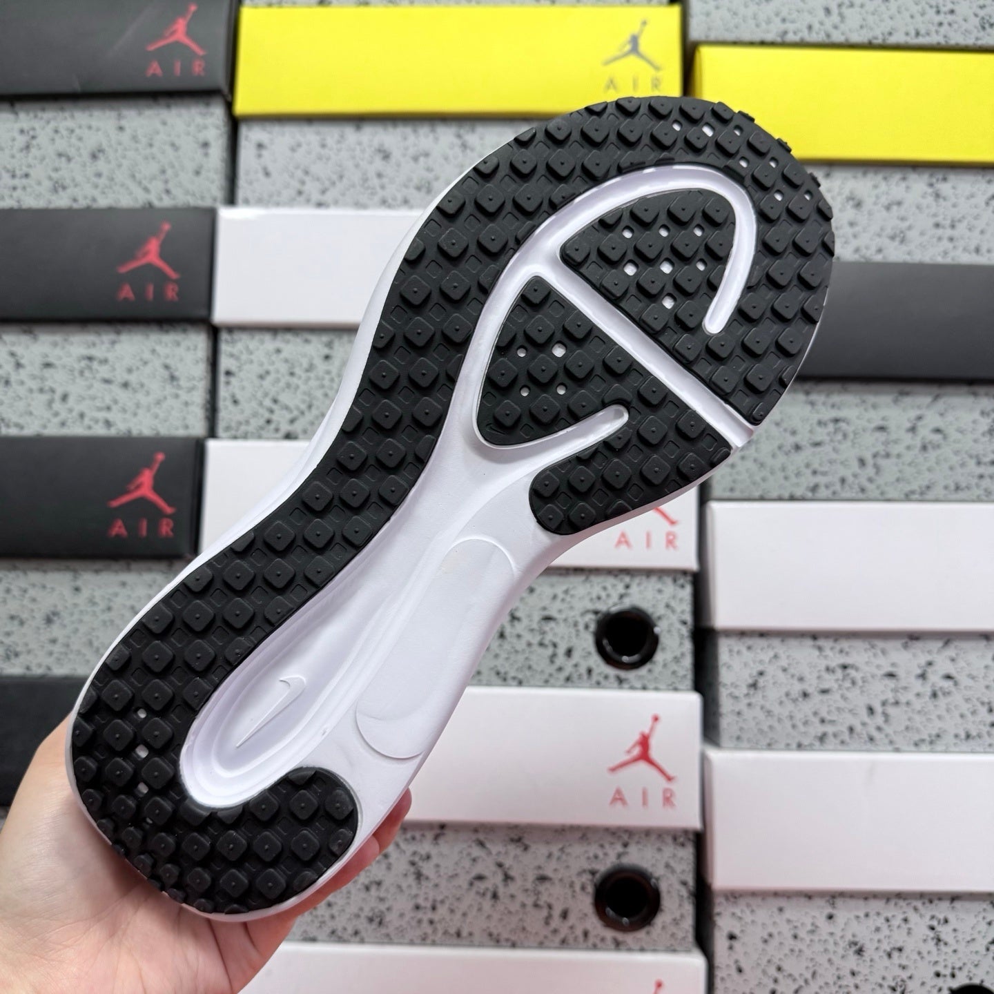 Revolution 8 Grey/Red