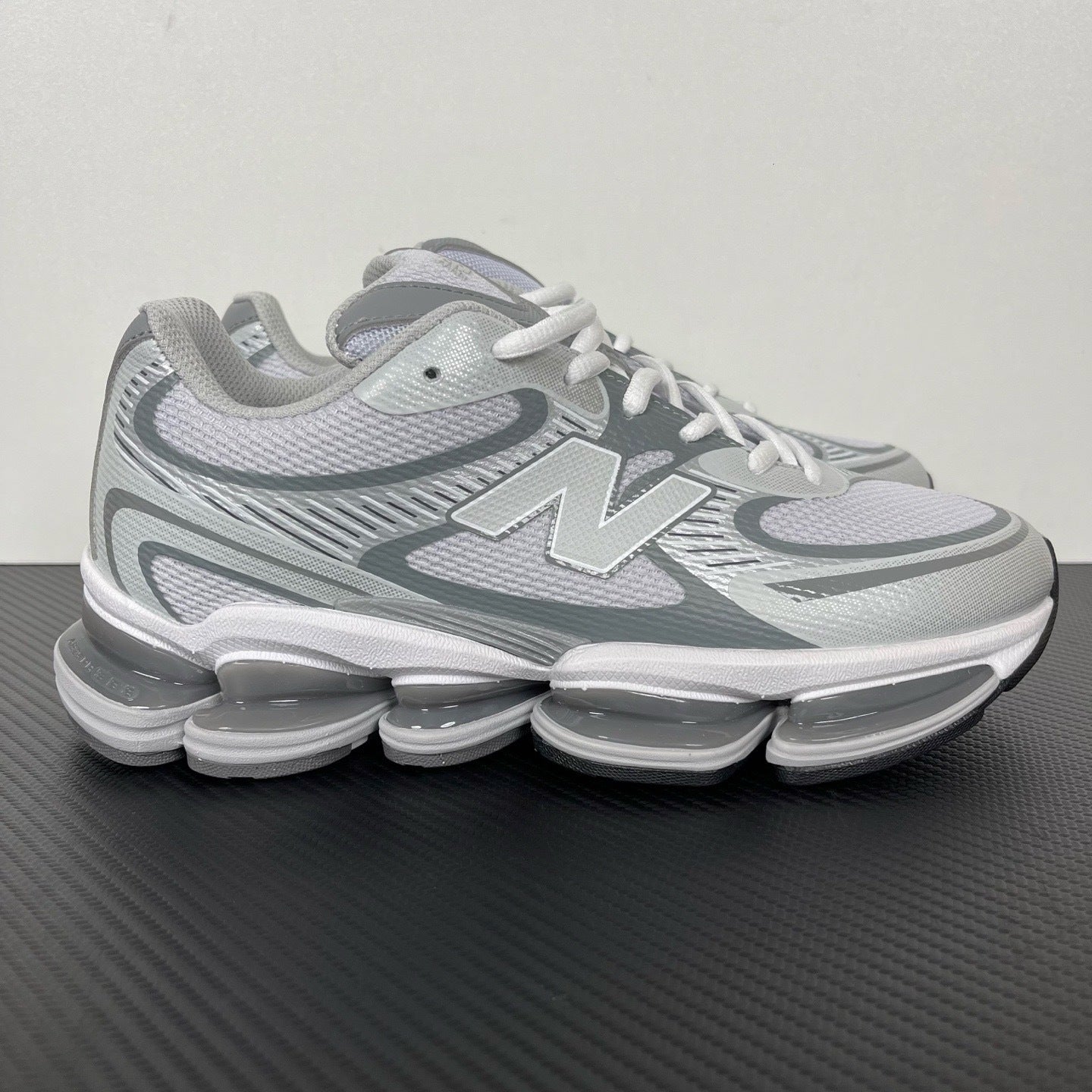 2000 ABZORB White/Silver Metallic/Castlerock