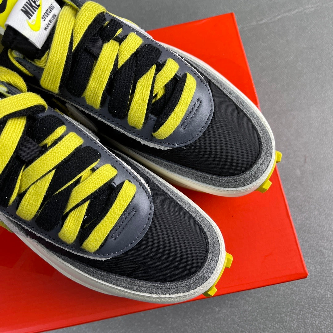 D Waffle Sacai Black/Sail