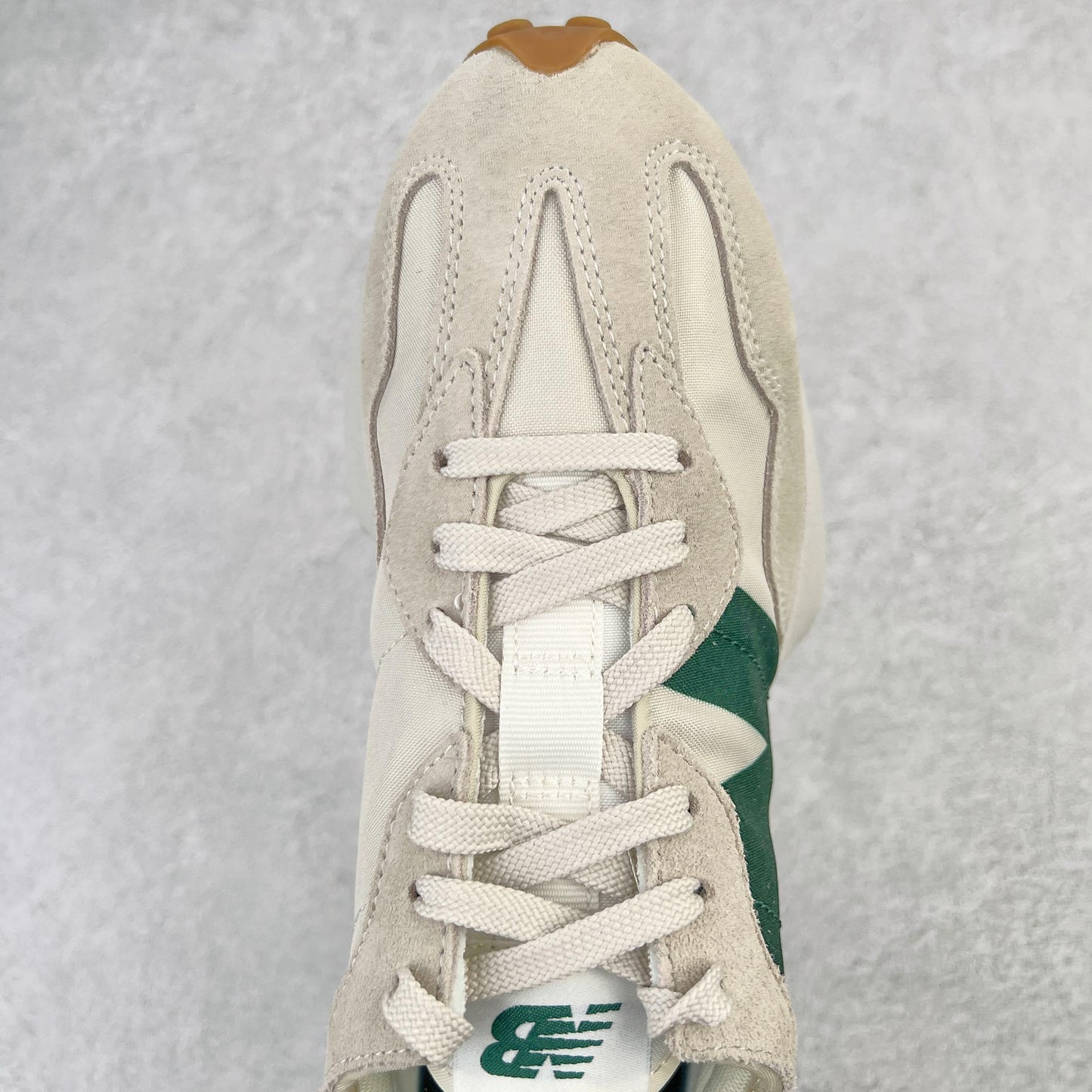 327 Creme e Verde