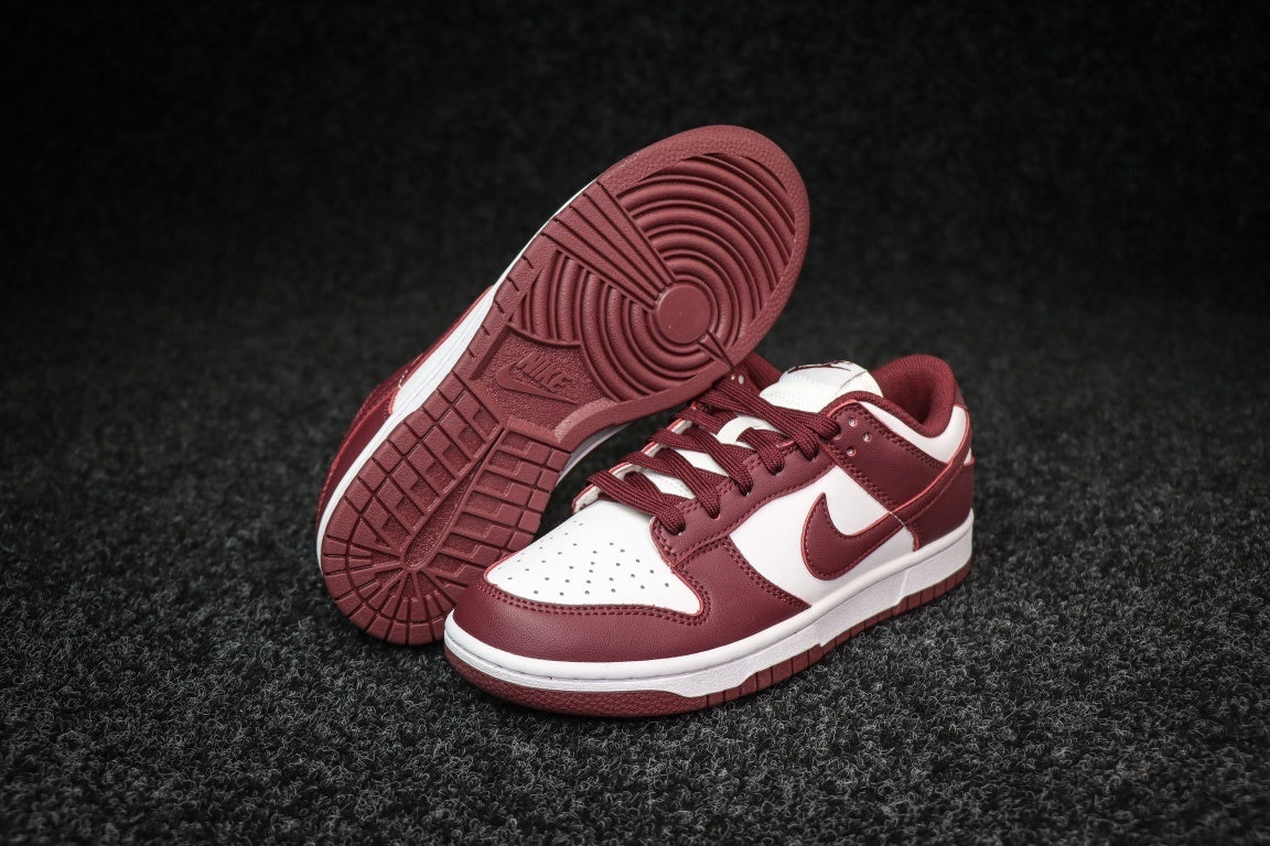 Dunk SP dark beetroot Sail